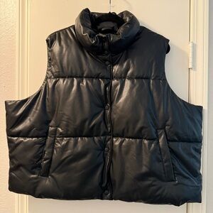 Old Navy Faux Leather Puffy Vest in Black XXL